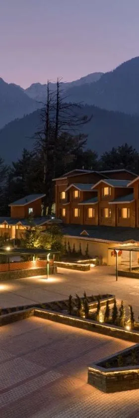 Radisson Golf Resort Pahalgam，位于帕哈尔加姆的酒店