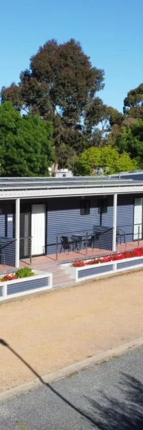 Acacia Caravan Park & Holiday Units，位于亚拉腊的酒店