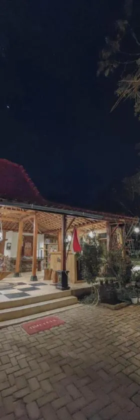 VILLA OPA DOEL YOGYAKARTA，位于日惹的酒店