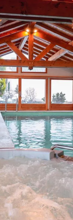 Chalet Hôtel des 2 Gares & SPA，位于圣热尔韦莱班的酒店