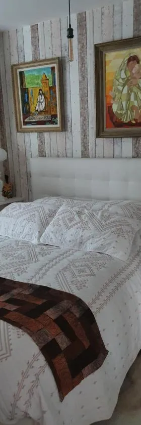 Demeure Prosper 1 chambre d'hôte privative avec petit déjeuner compris，位于Labégude的酒店