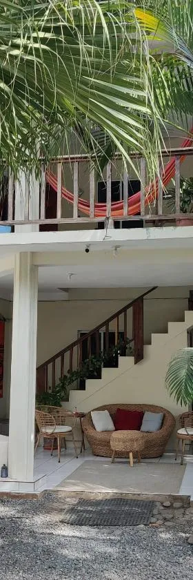 Layback Surf Hotel，位于Tamanique的酒店
