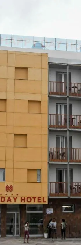 Hotel Happy Day，位于普拉亚的酒店