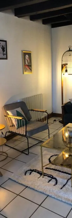 Gîte à la ferme chaleureux avec cheminée，位于Préveranges的酒店