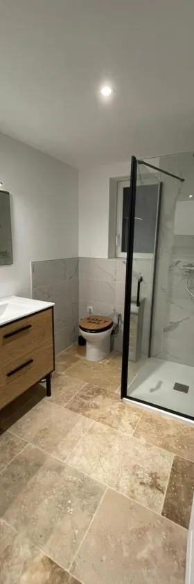 Appartement indépendant chez l’habitant，位于Puymiclan的酒店