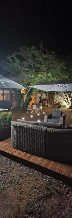 Le P'tit Bouchon，位于Rambervillers的酒店