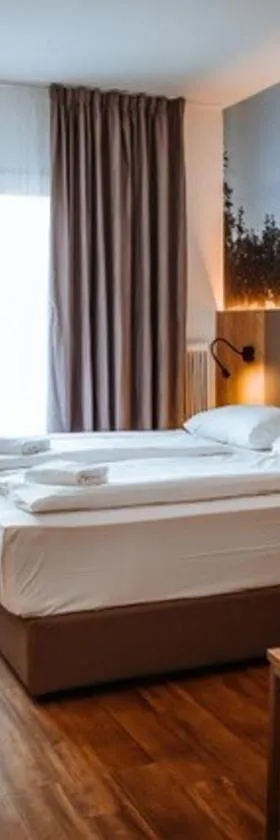 Hotel Am Sachsengang，位于大恩策斯多夫的酒店