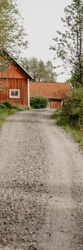 En lantlig idyll med skogen precis utanför dörren!，位于乌拉勒德的酒店