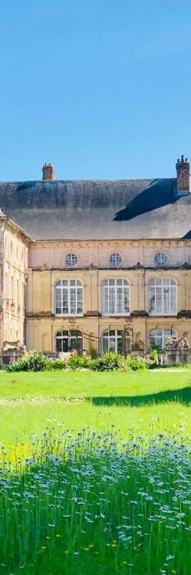 Guest-House Château de Longecourt en Plaine，位于Longecourt-en-Plaine的酒店