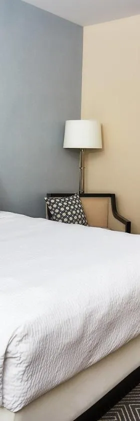 Hotel 24 South，位于斯汤顿的酒店