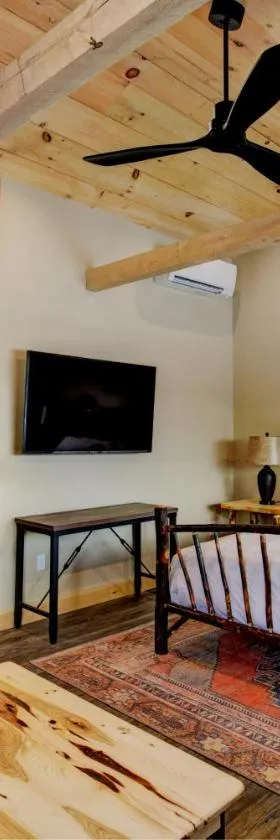 The Lodge by Sunapee Stays，位于Sunapee的酒店