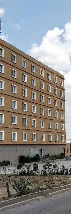 OAKTREE HOTEL，位于Morbi的酒店