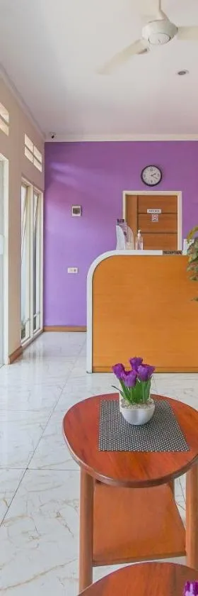 Sans Hotel FiFFa Pisang Kipas Malang，位于玛琅的酒店