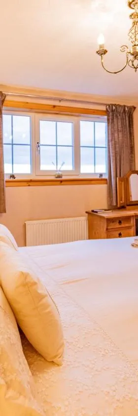 Benview Bed and Breakfast & Luxury Lodge, Isle of North Uist，位于Paible的酒店