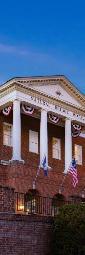 Natural Bridge Hotel, Trademark Collection by Wyndham，位于天然桥村的酒店