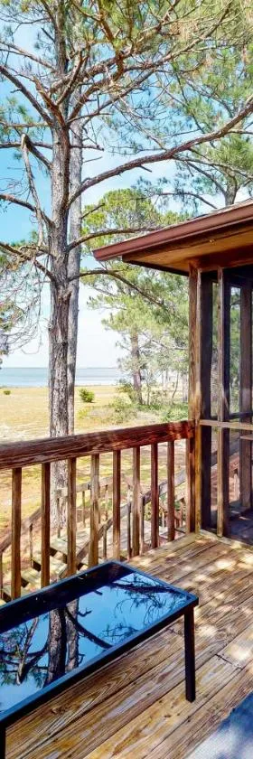 Coronado Cove Cottage，位于多芬岛的酒店