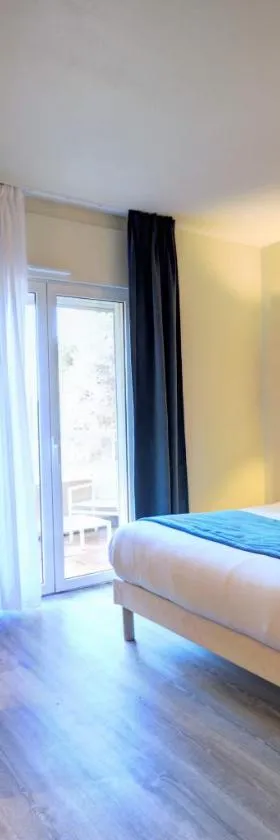 Best Western Domaine de Roquerousse，位于普罗旺斯地区萨隆的酒店