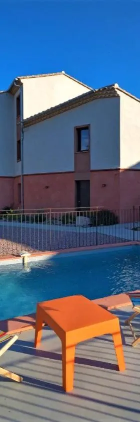 Contact Hôtel Le Minervois - Hôtel & Restaurant Au nord de Carcassonne，位于Caunes-Minervois的酒店
