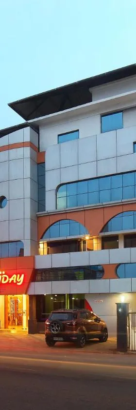 Hotel Heyday，位于Pathanāmthitta的酒店