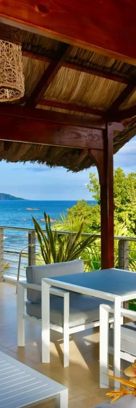 SEA SPLASH SELF CATERING And La Petite Maison，位于大安塞的酒店