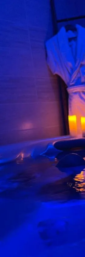 Séjour Romantique Jacuzzi intérieur Privé，位于Le Vigan的酒店