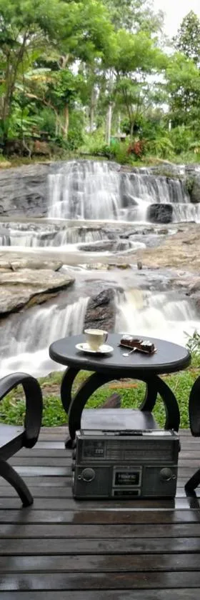 苏坎塔拉瀑布度假酒店和Spa中心，位于湄林的酒店