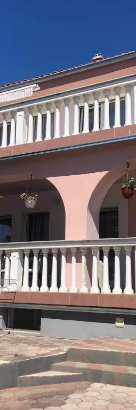 Krk Kornic Apartments，位于科尔尼奇的酒店