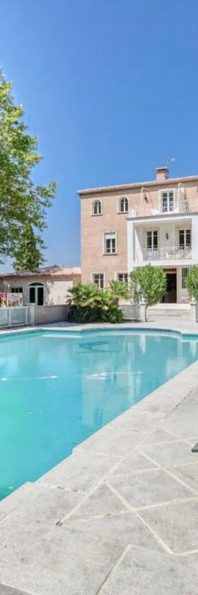 DOMAINE DE LA NERTHE- HOTEL PROVENCE MEDITERRANEE，位于Gignac-la-Nerthe的酒店