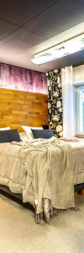 Time Hostel NOVA - sairaalan vieressä，位于于韦斯屈莱的酒店