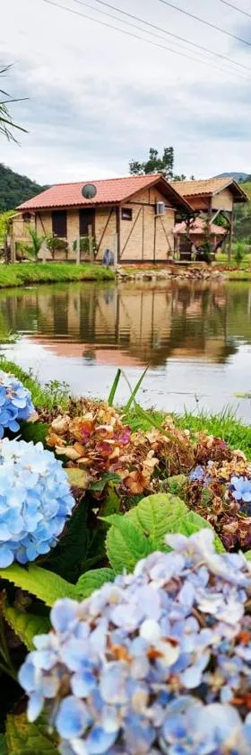 Caminhos da Serra do Tabuleiro - Chalé do Lago，位于圣博尼法西乌的酒店