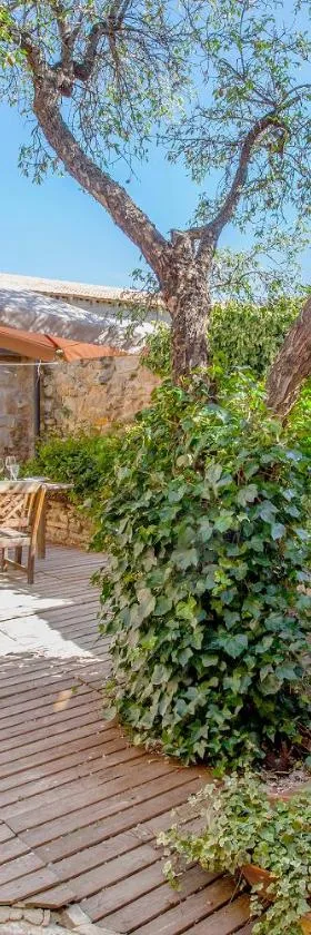 Casa Rural El Rincón de los Frailes con Jacuzzi y Sauna，位于Alpuente的酒店