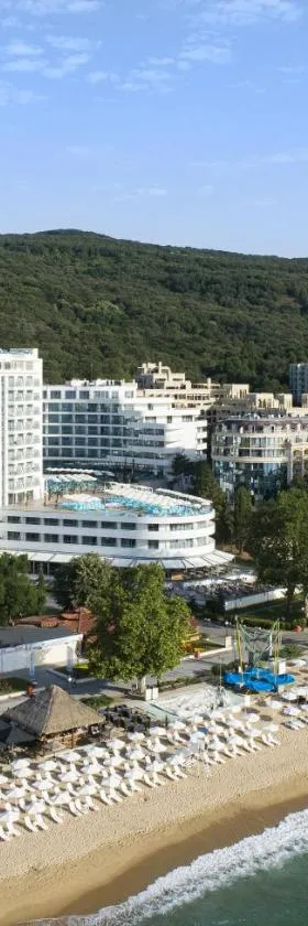 Astoria Hotel All Inclusive- Private Beach & Beach Club，位于金沙的酒店
