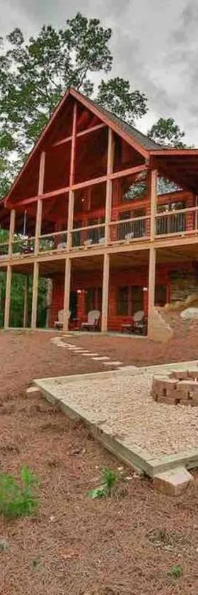 Mountain Hideaway with Hot Tub & Fire Pit，位于米纳勒尔布拉夫的酒店