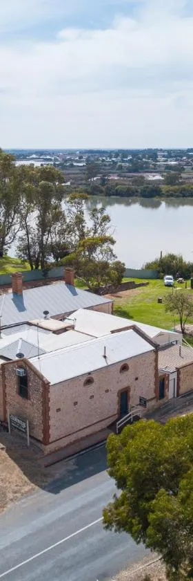 The Wellington Courthouse in South Australia，位于Wellington的酒店