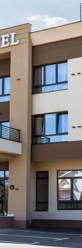 NEW Garni Hotel FILIA，位于Nova Pazova的酒店