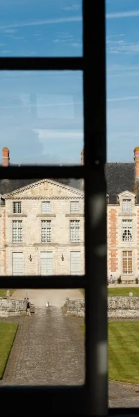 Le Domaine de Fleury - Pierres d'Histoire，位于Fleury-en-Bière的酒店