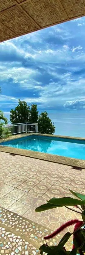 Azure Camotes Resort Hotel，位于卡莫特斯群岛的酒店