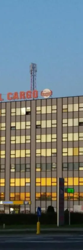 Hotel Cargo，位于斯拉百斯的酒店