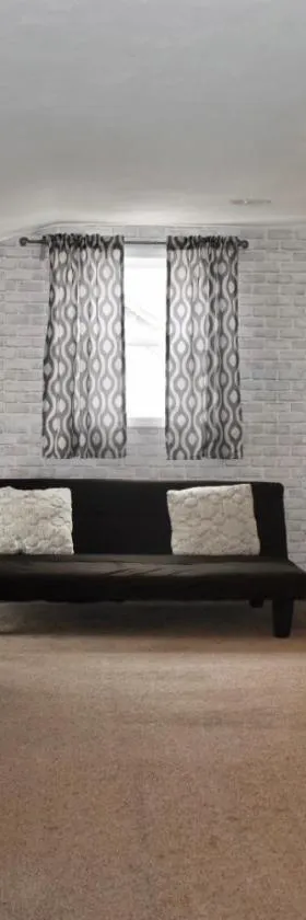 Cozy 2nd story Flat near downtown，位于Adrian的酒店
