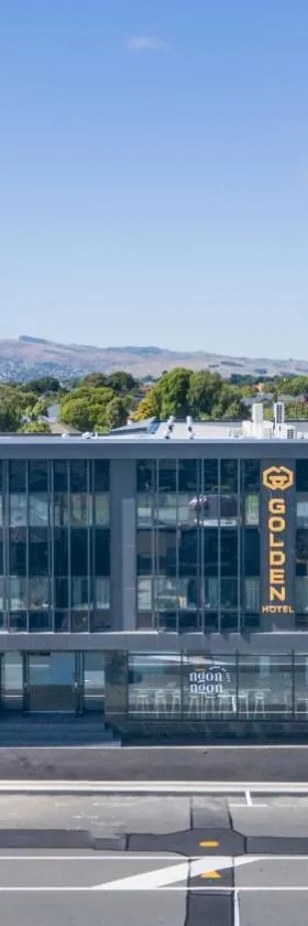 Golden Hotel，位于基督城的酒店