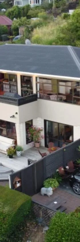 港湾山林小屋，位于 Lyttelton的酒店