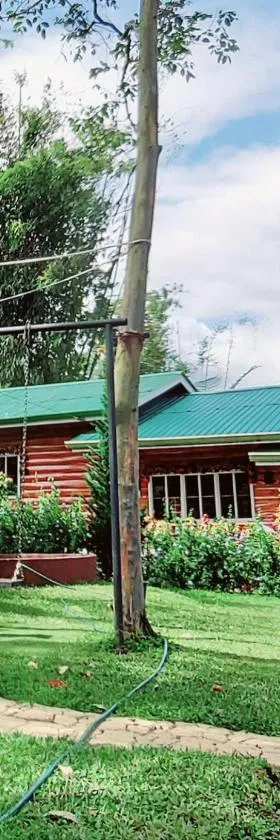 Dahilayan Comfy Cabin，位于Manolo Fortich的酒店