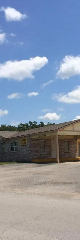 Lake Shore Motel，位于Mannford的酒店