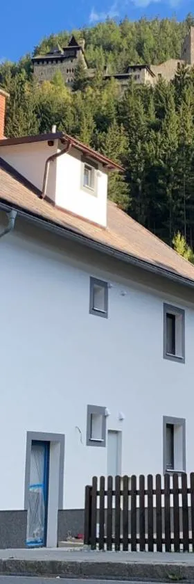 Center House，位于Ramingstein的酒店