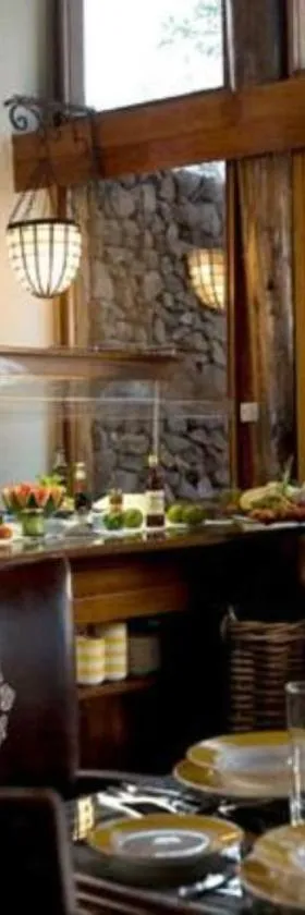 路宝野生动物山林小屋，位于塞伦盖蒂的酒店
