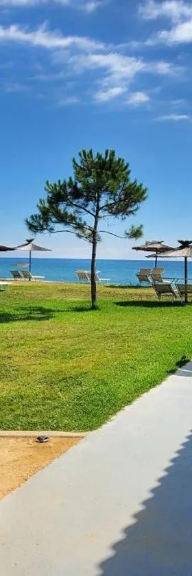 Hôtel San Lucianu，位于莫里亚尼海滩的酒店