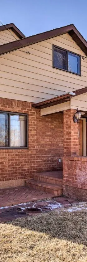 Welcoming Cañon City Abode - Walk to River!，位于卡农城的酒店
