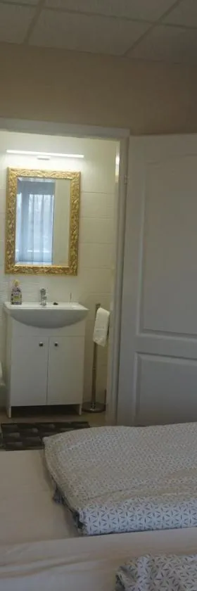 Hotel Ajka Üzletház Panzió Ajka，位于Ajka的酒店