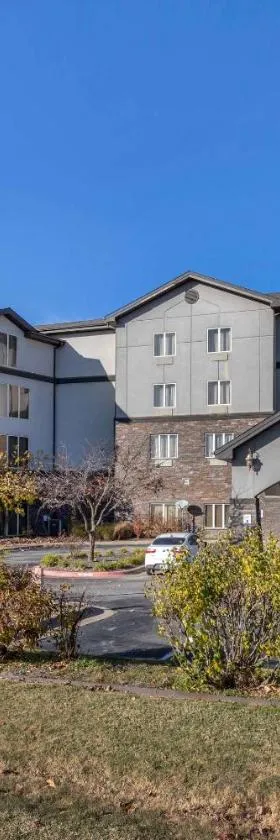 Comfort Inn Bentonville - Crystal Bridges，位于本顿维尔的酒店