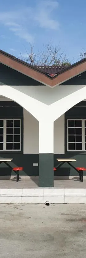 MRI Residence 4 Bedroom Bungalow with Private Pool in Sg Buloh - No Pork & No Alcohol，位于Merbau Sempak的酒店